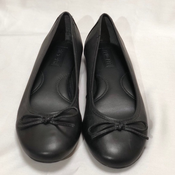 Black Ana Capri Flats - Picture 2 of 4